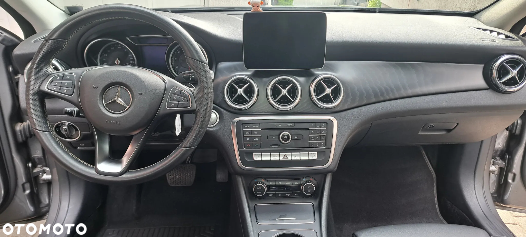 Mercedes-Benz GLA 250 7G-DCT - 23