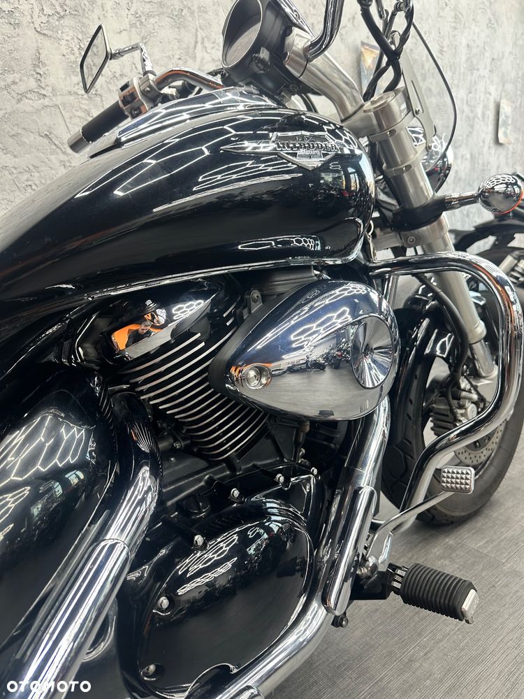 Suzuki Intruder - 8