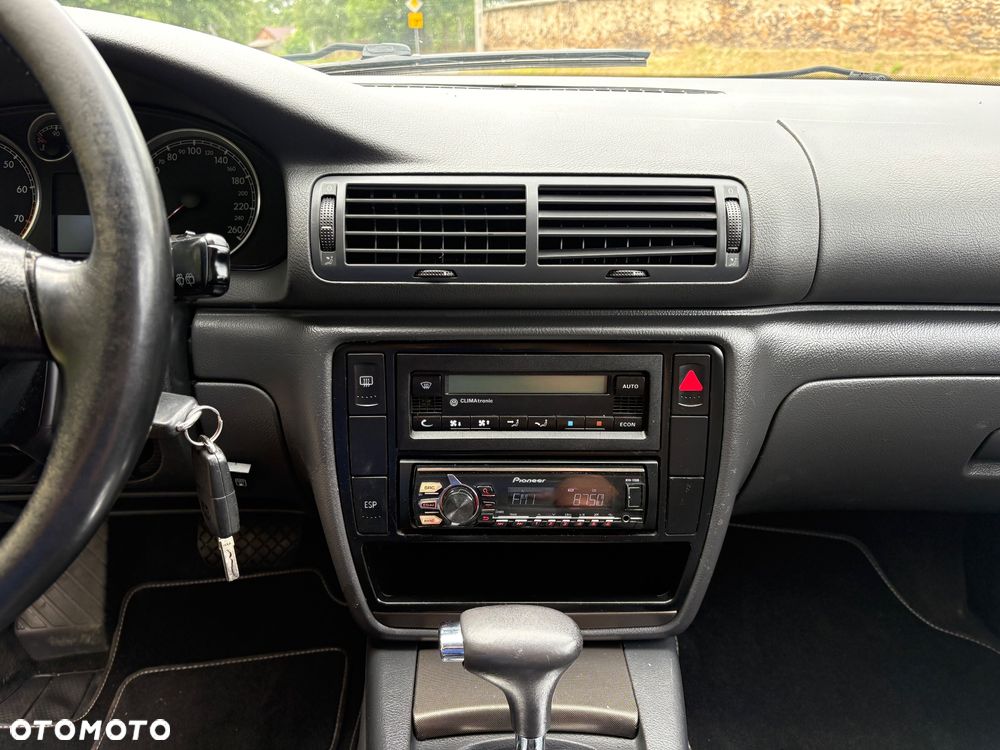Volkswagen Passat - 38