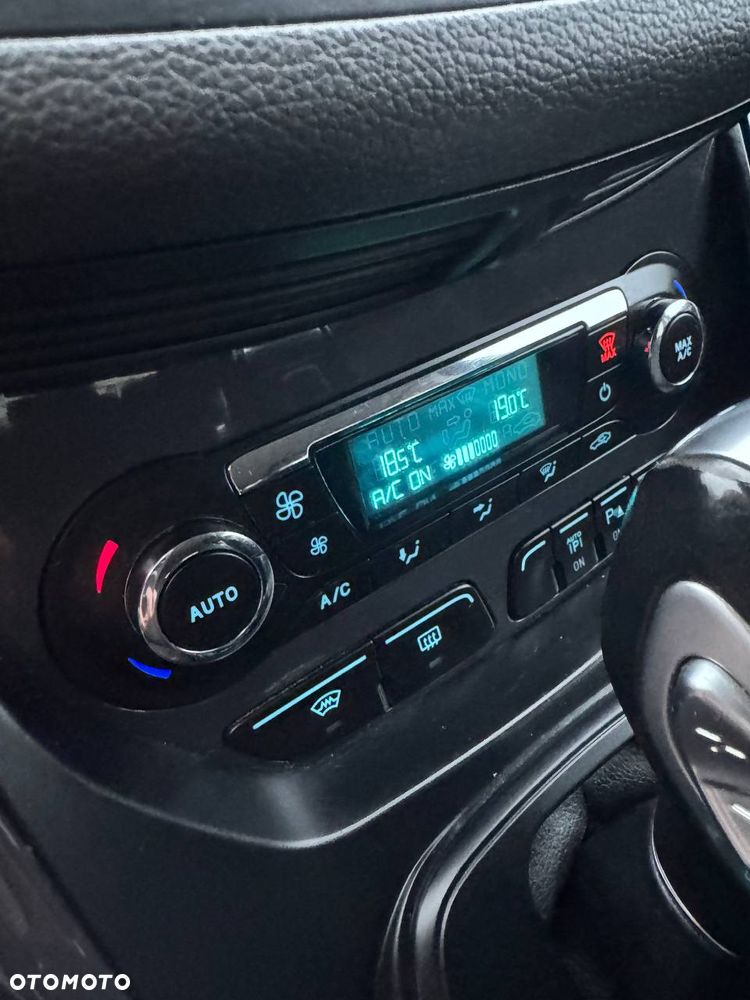 Ford Kuga 2.0 TDCi 4x4 Titanium - 17