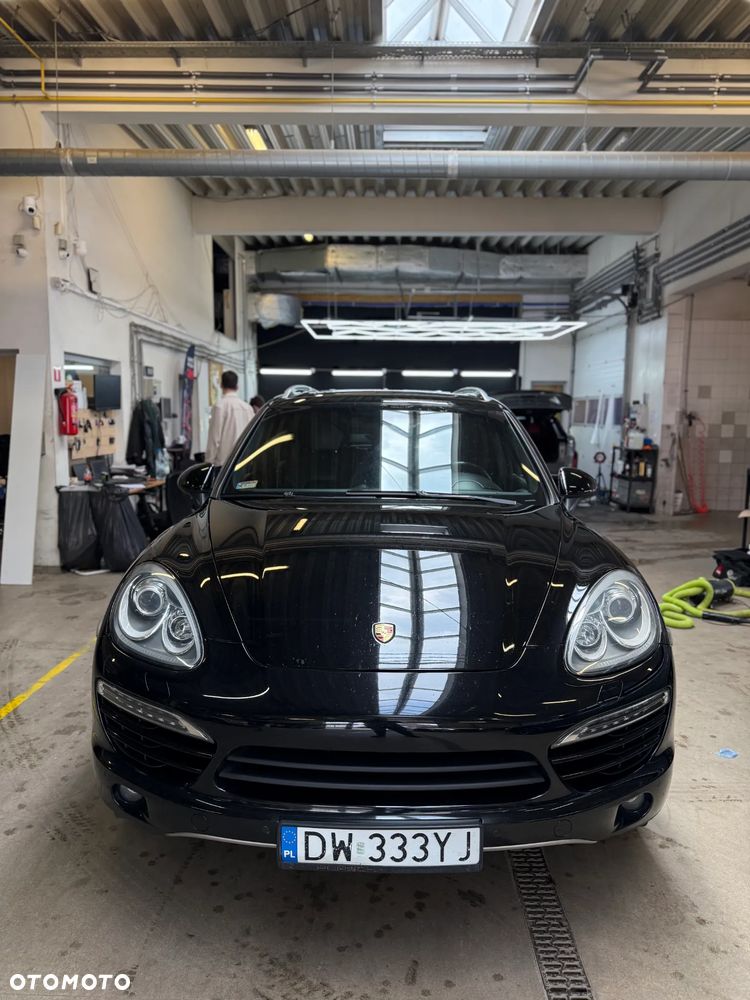 Porsche Cayenne - 1