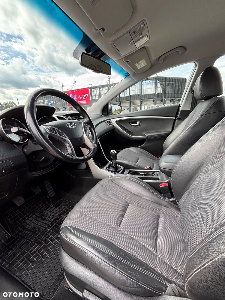 Hyundai i30 blue Kombi 1.6 GDi Style - 18