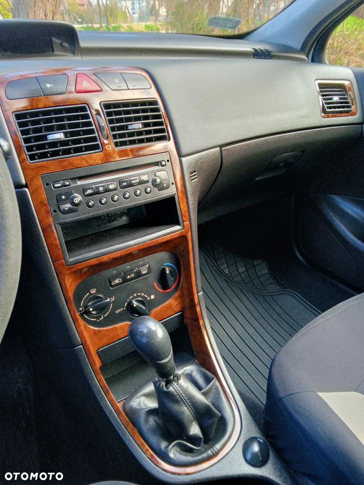Peugeot 307 HDi 110 Premium - 8