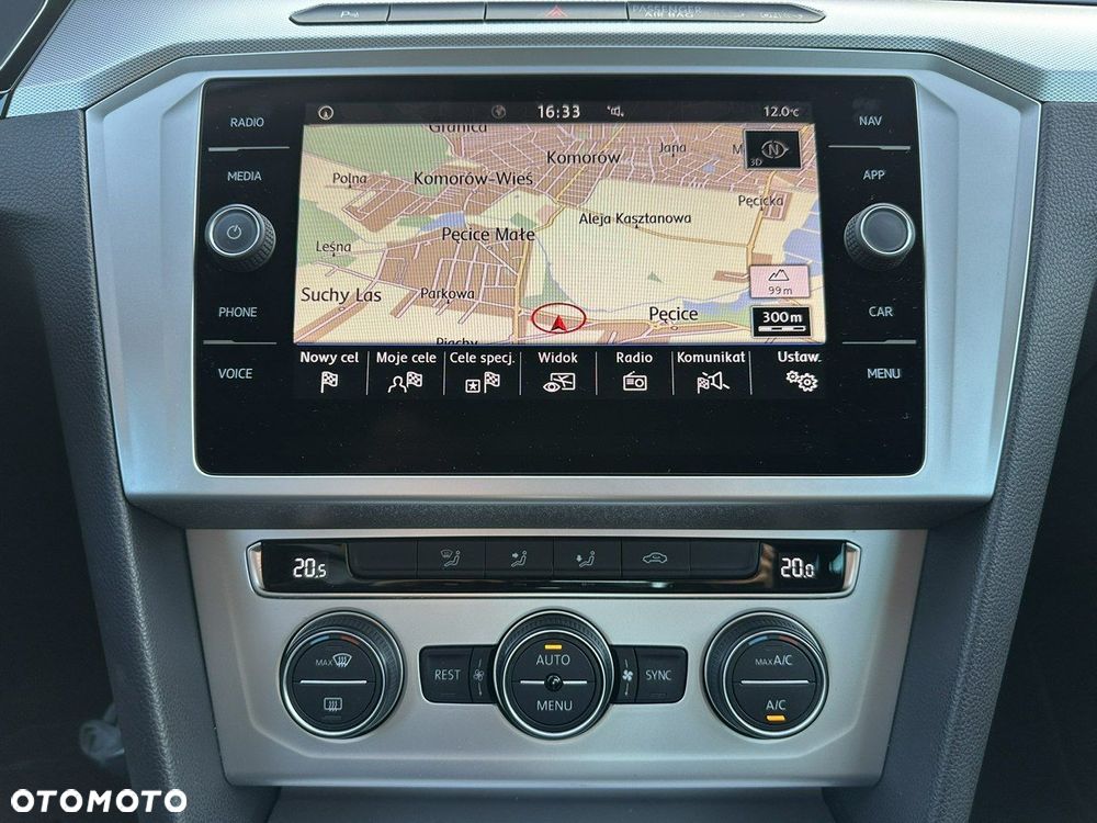 Volkswagen Passat - 32