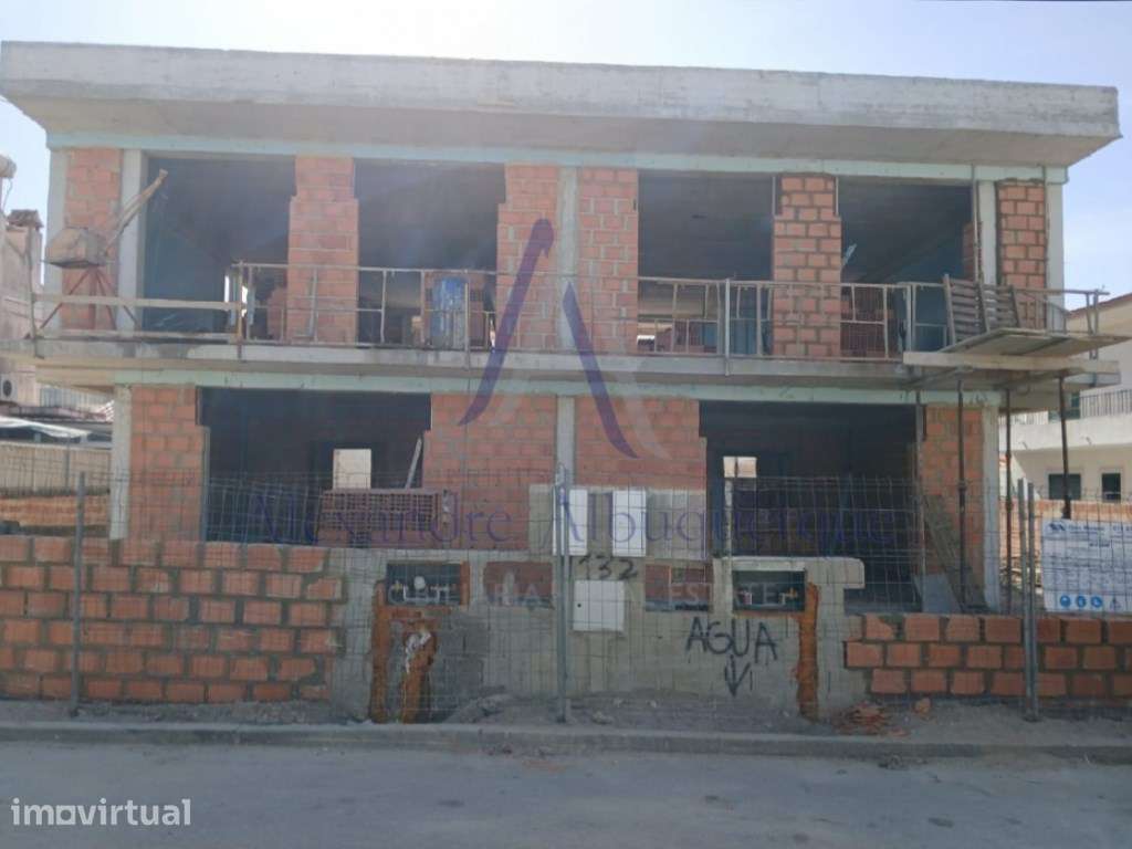Moradia Geminada T3+1 em Construção em Fernão Ferro - Grande imagem: 2/20