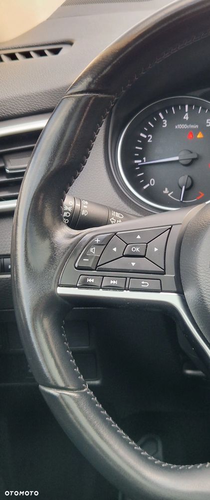 Nissan Qashqai 1.3 DIG-T N-WAY - 32