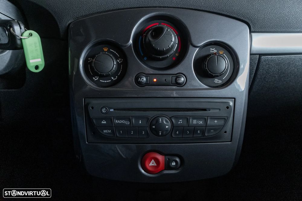 Renault Clio 1.2 16V Dynamique - 12