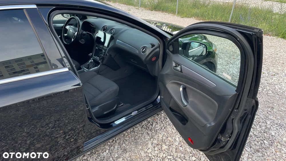 Ford Mondeo 2.0 TDCi Titanium - 33