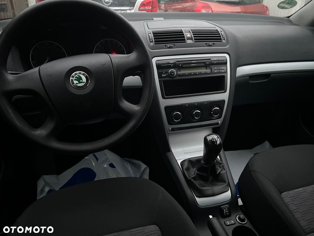 Skoda Octavia 1.6 Active - 11