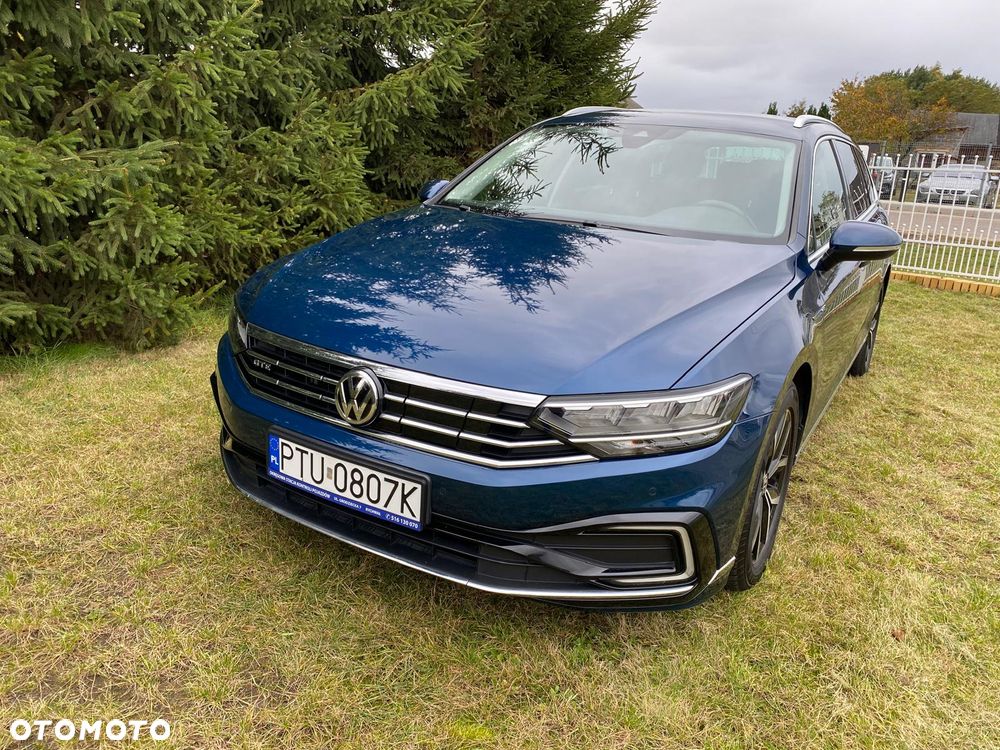 Volkswagen Passat - 2