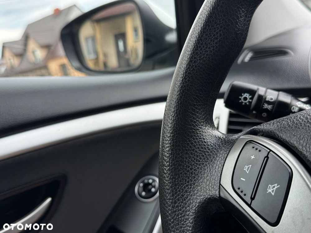 Hyundai i30 blue 1.4 - 14