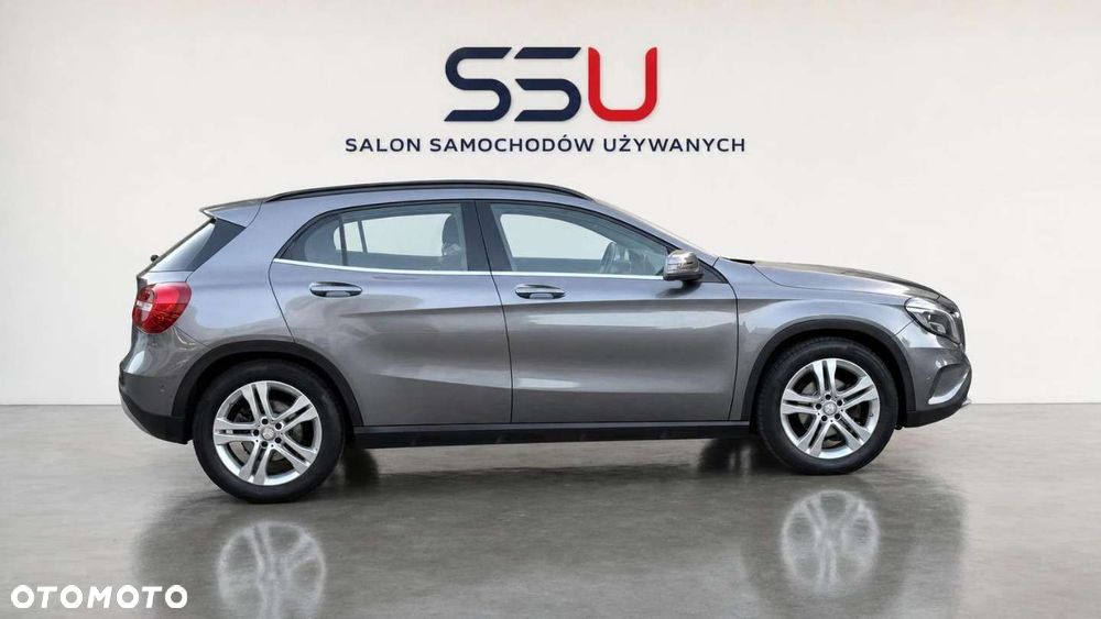 Mercedes-Benz GLA 200 Style - 11
