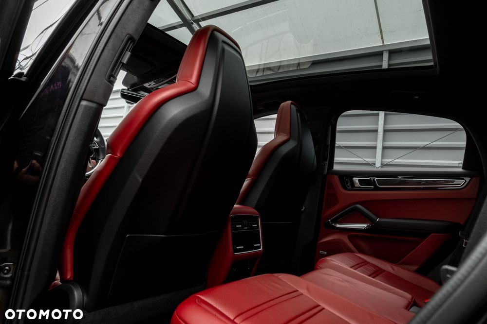 Porsche Cayenne - 5