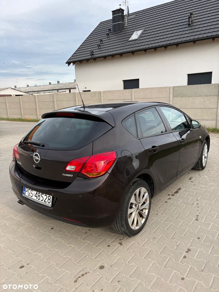 Opel Astra 2012 photo 5