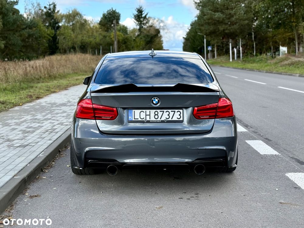 BMW Seria 3 330i M Sport - 15