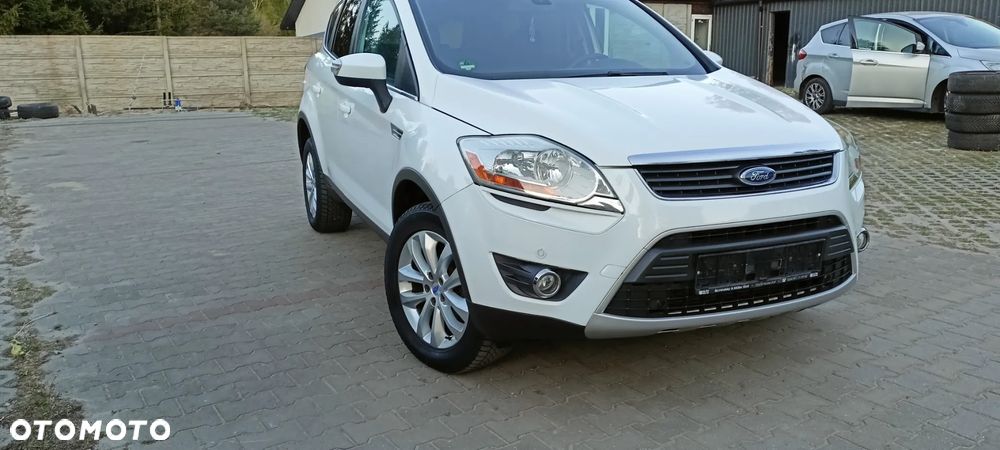 Ford Kuga 2.0 TDCi 2x4 Titanium - 25