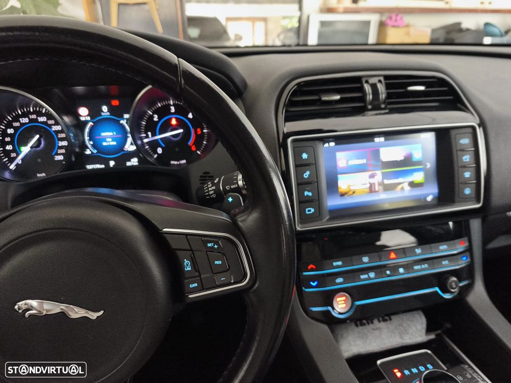 Jaguar F-Pace 20d AWD Aut. R-Sport - 9
