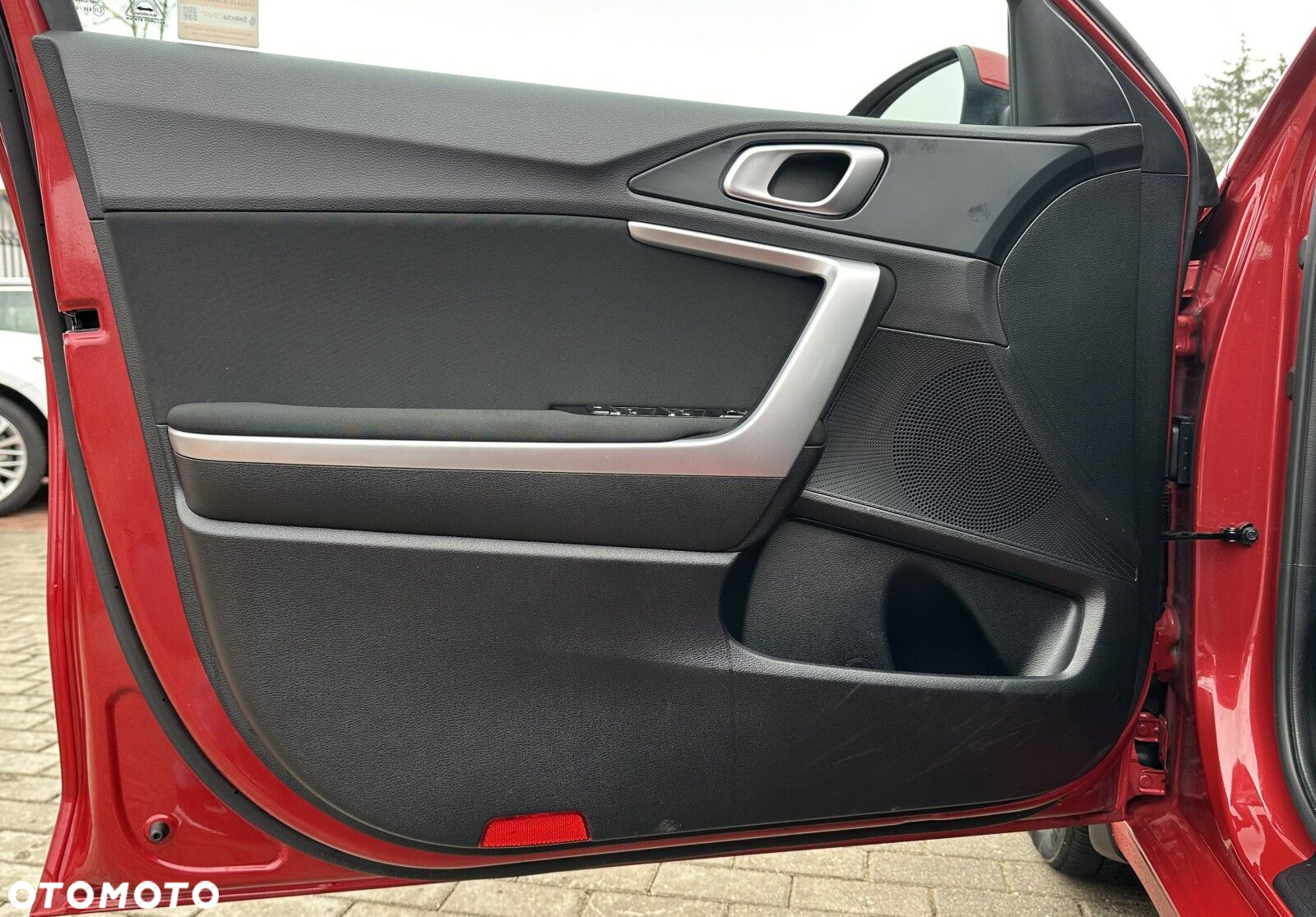 Kia Ceed - 11