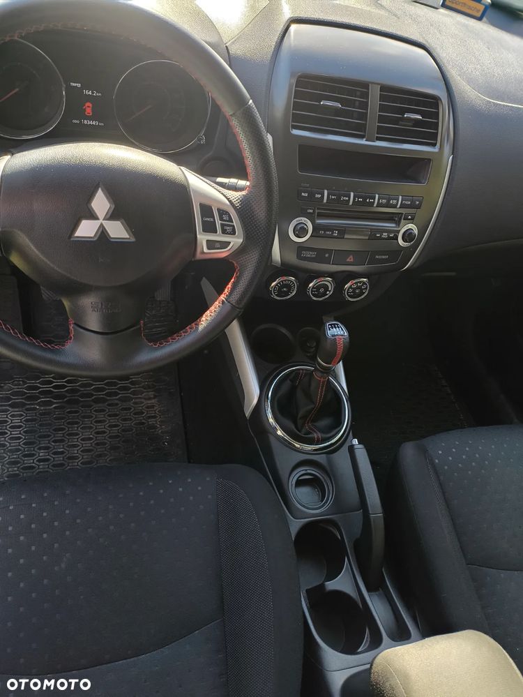 Mitsubishi ASX - 17