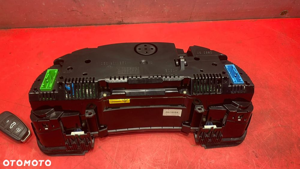 BLB 2.0 TDI  AUDI A4 B7 LICZNIK 8L0920933DX - 2