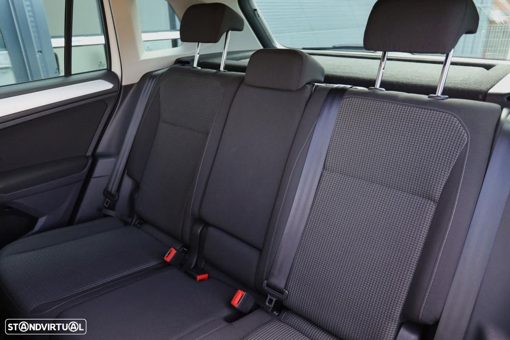 VW Tiguan 1.6 TDI Confortline - 16