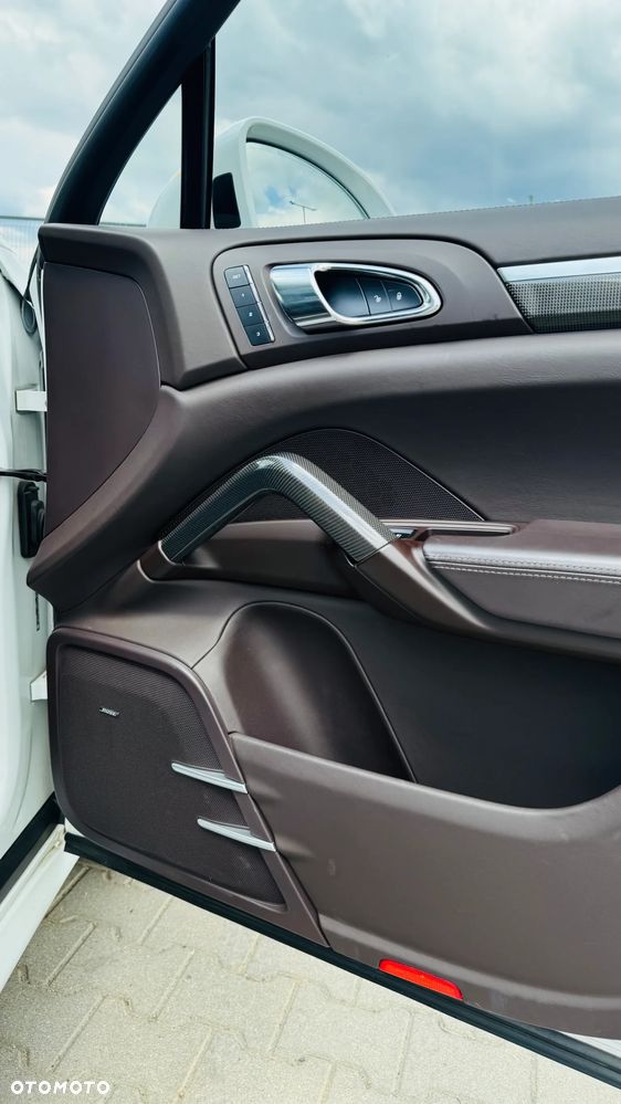 Porsche Cayenne S Diesel Platinum Edition - 27