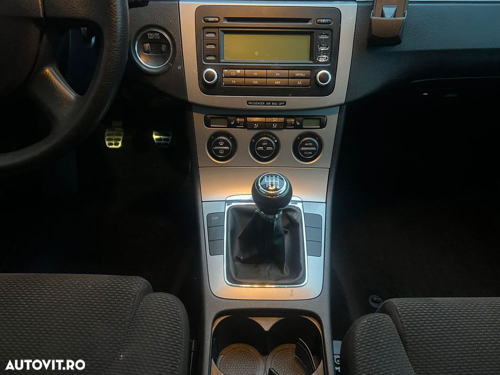 Volkswagen Passat 2.0 TDI DPF Comfortline - 18