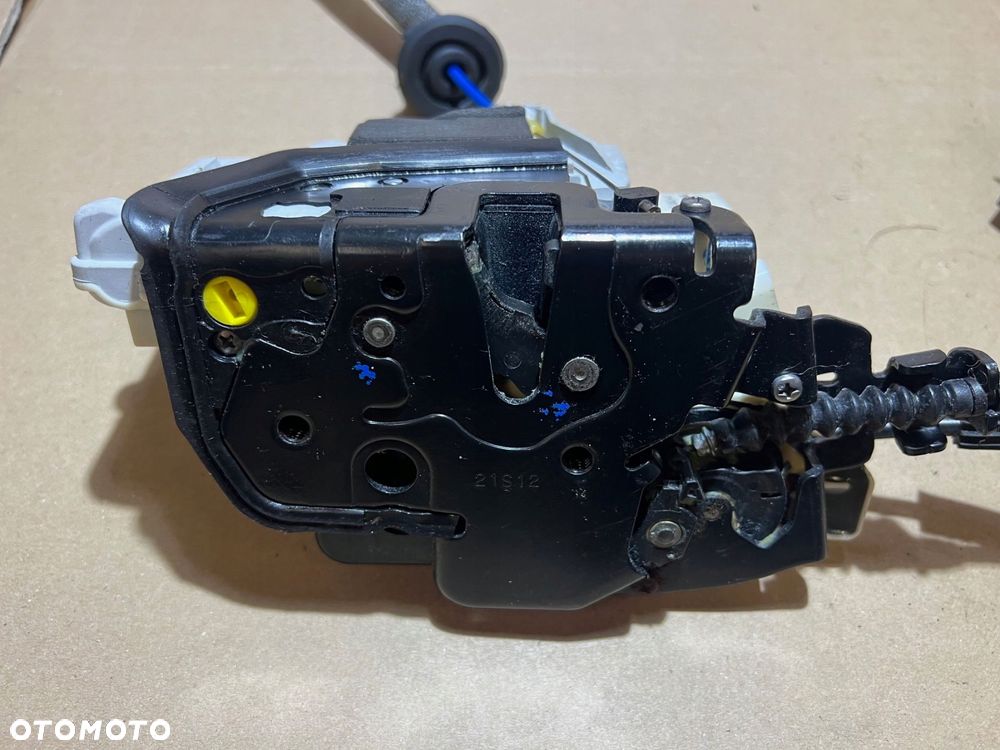 audi a8 d4 zamek dociąg drzwi lewy tył 9+3 pin 4h0839015d 4f0837059 - 3