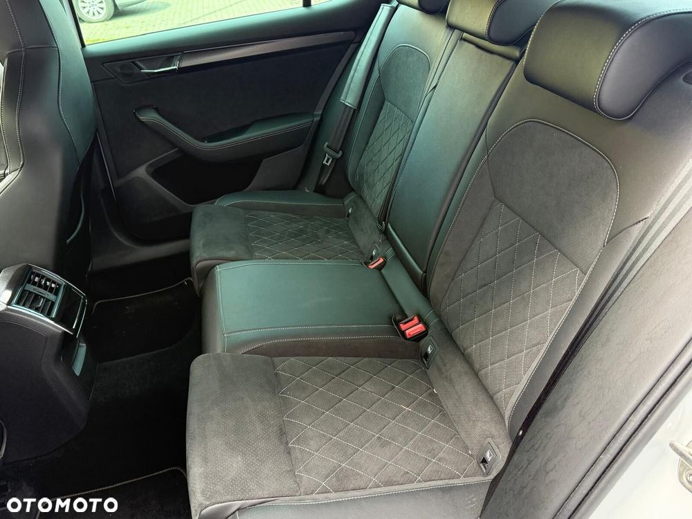 Skoda Superb 2.0 TSI Sportline DSG - 17