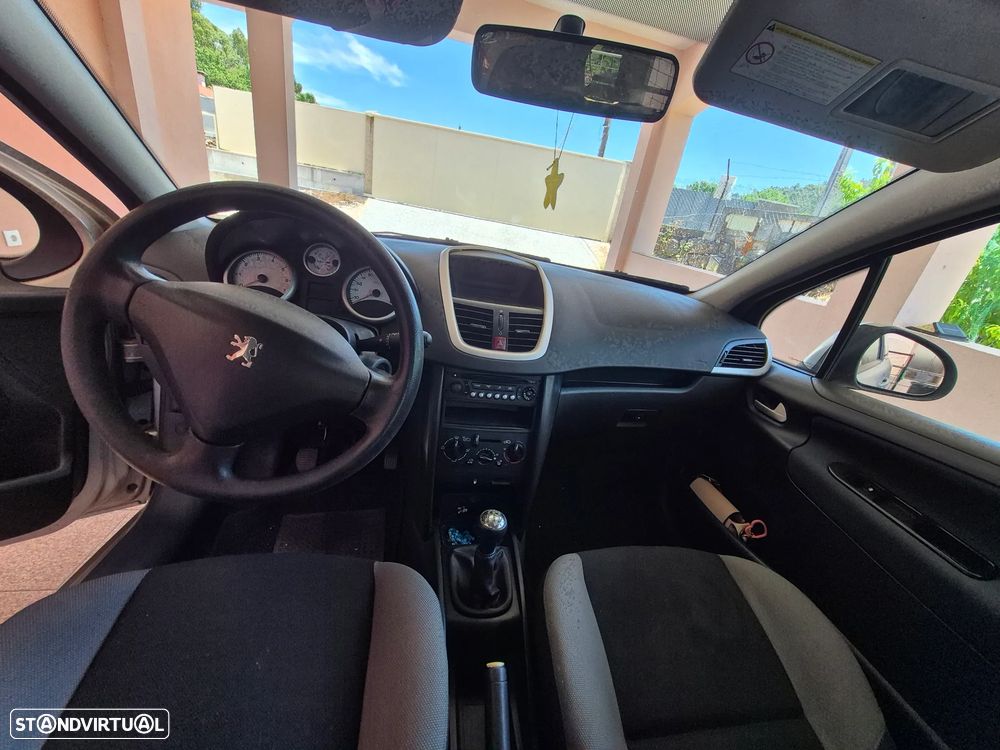Peugeot 207 1.4 16V Trendy - 5