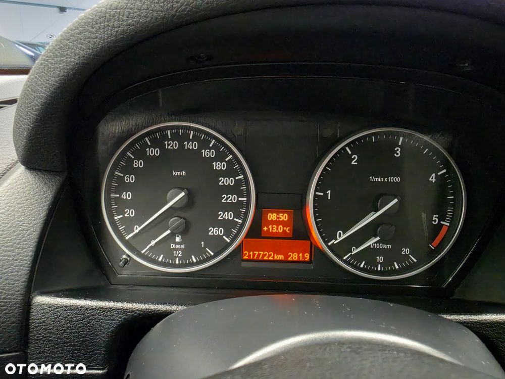 BMW X1 sDrive18d xLine - 35
