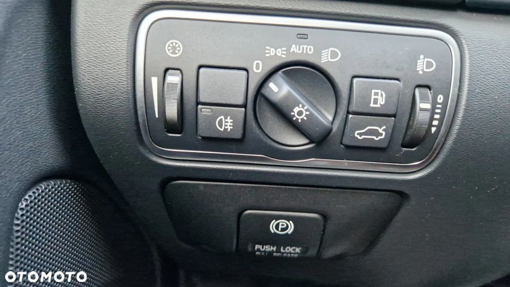 Volvo V60 D2 Momentum - 16