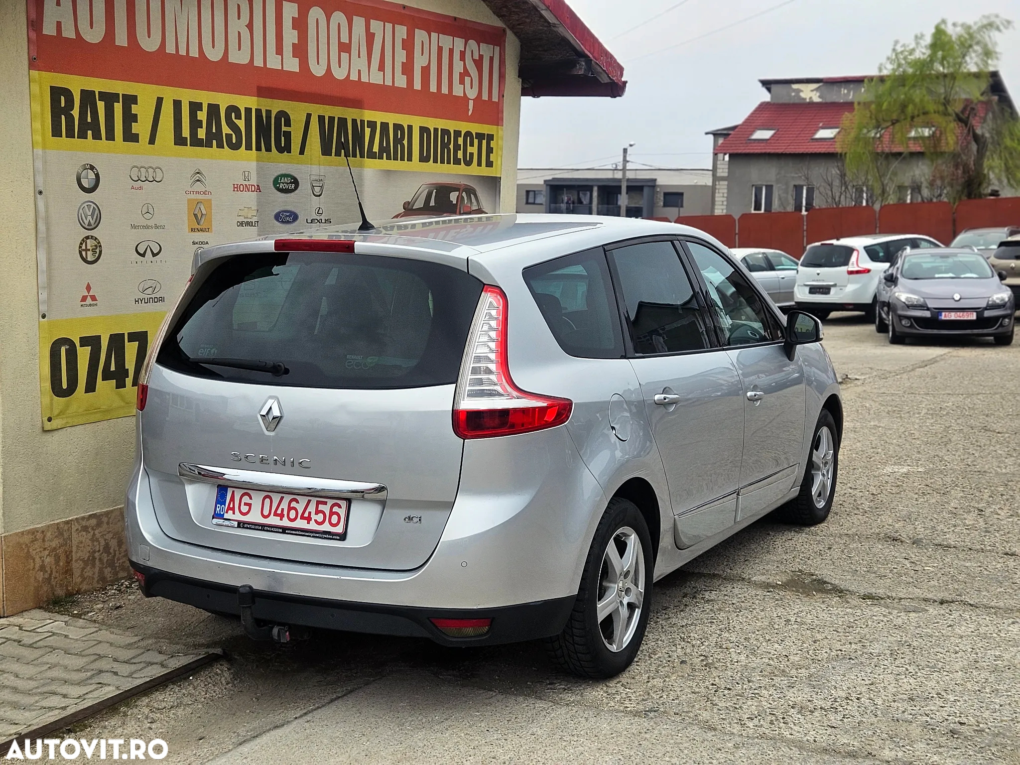 Renault Grand Scenic - 11