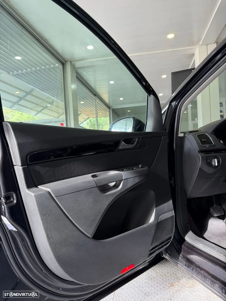 VW Sharan 2.0 TDI Blue Highline DSG - 11