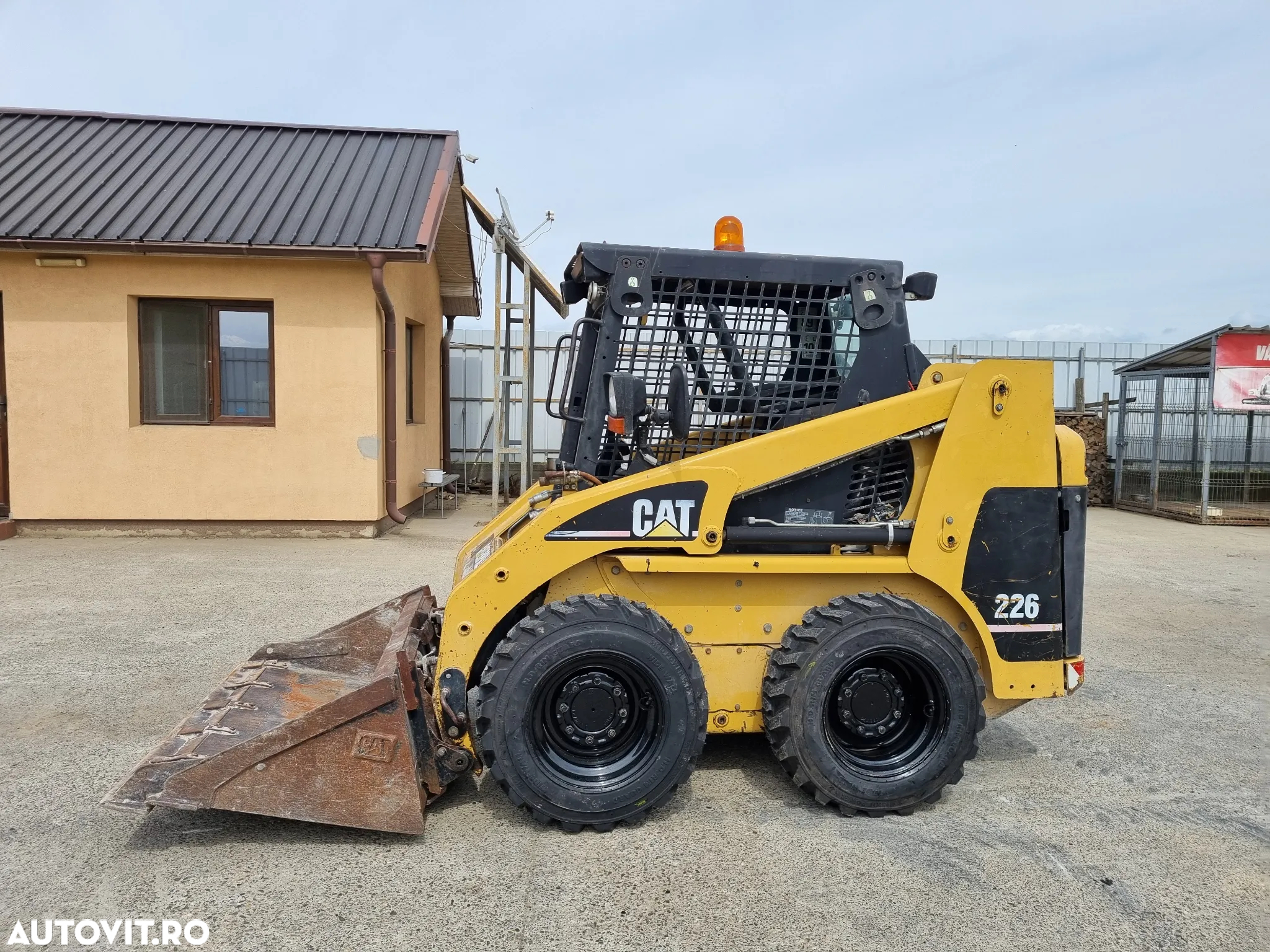Caterpillar 226 - 8