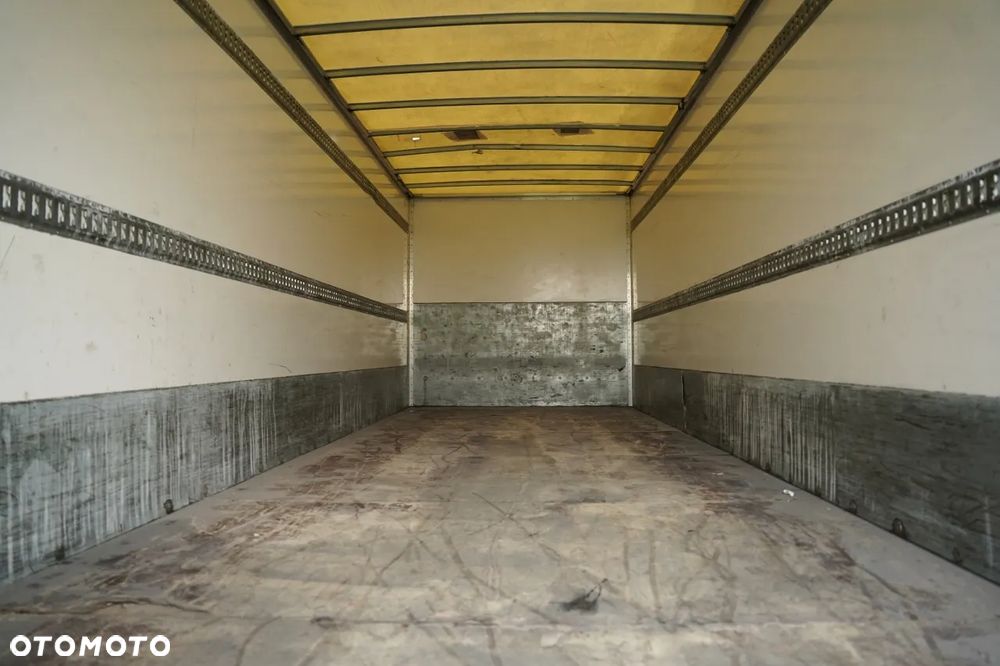 Volvo FL 250 / 4x2 / KONTENER - 7,8 M / WINDA BAR - 1 500 KG / - 21