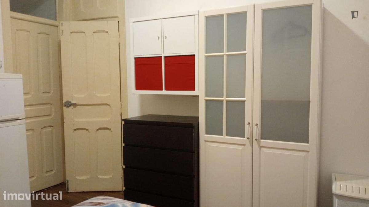 Quarto - localizado em Alameda Lisbon - Grande imagem: 3/20