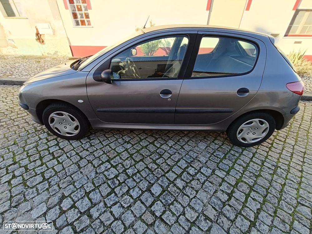 Peugeot 206 1.1 XR - 3