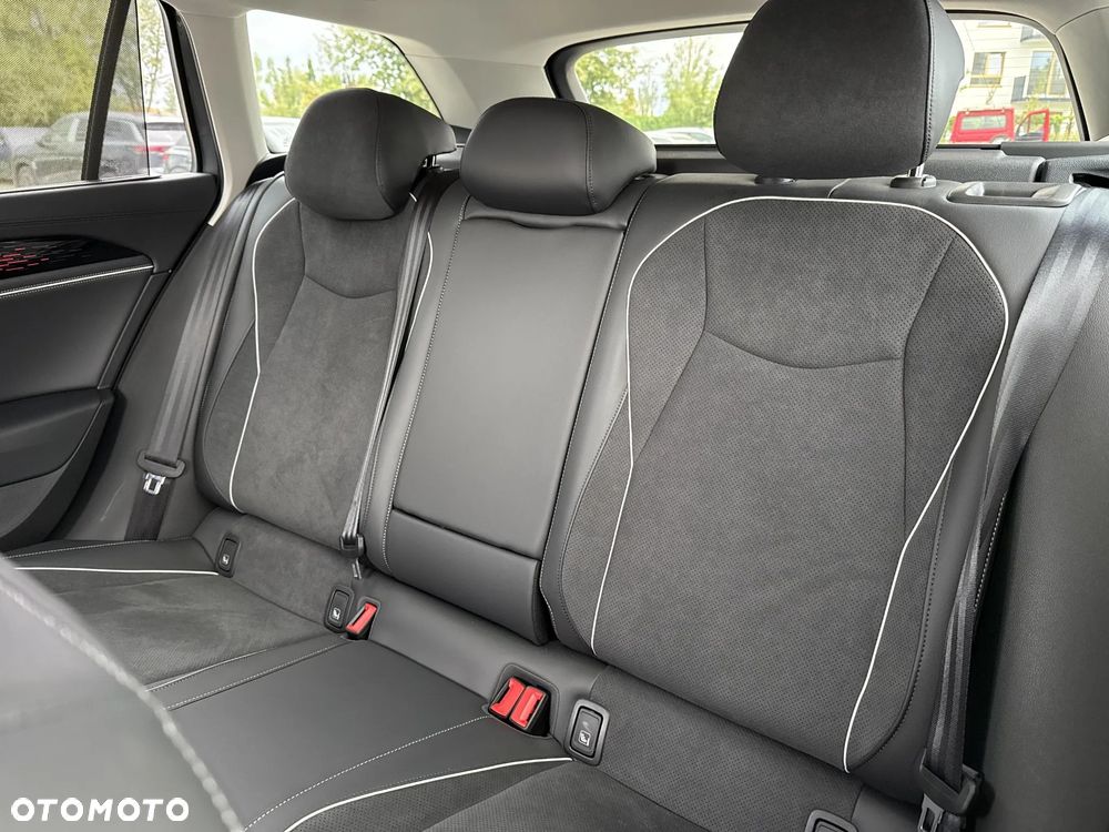 Volkswagen Passat - 26