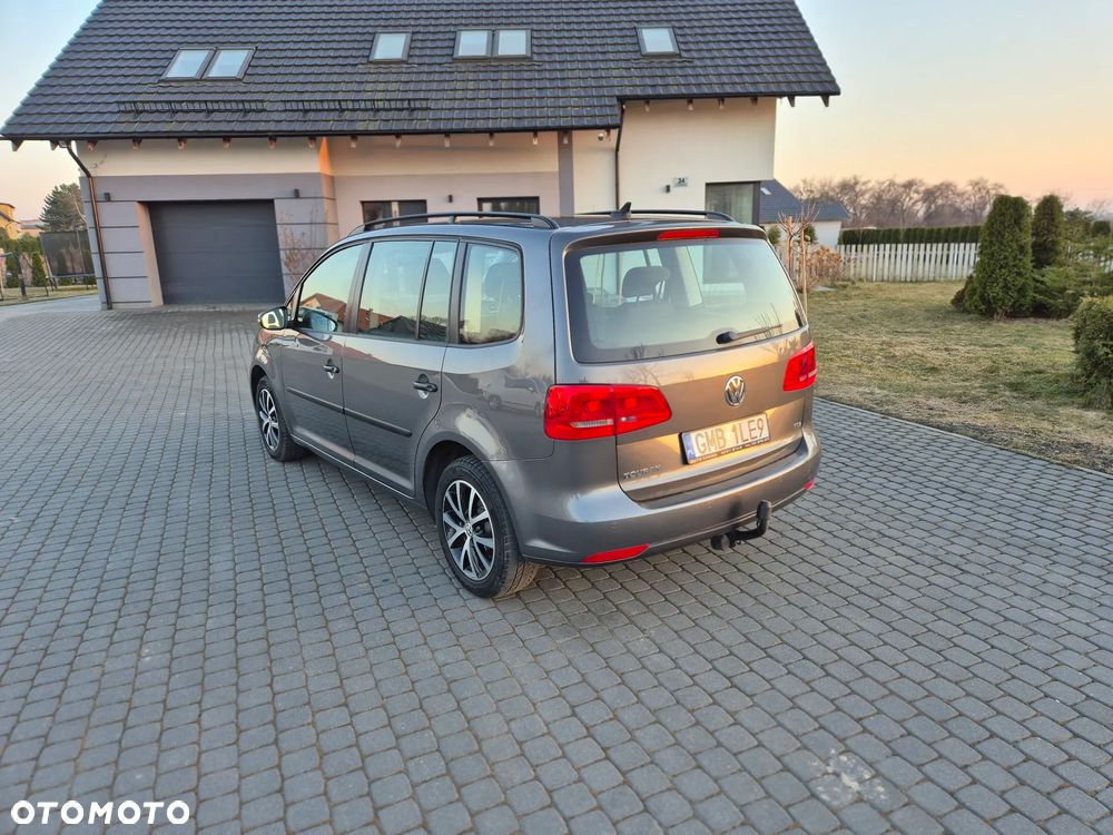 Volkswagen Touran 1.6 TDI DPF BlueMotion Technology DSG Comfortline - 28