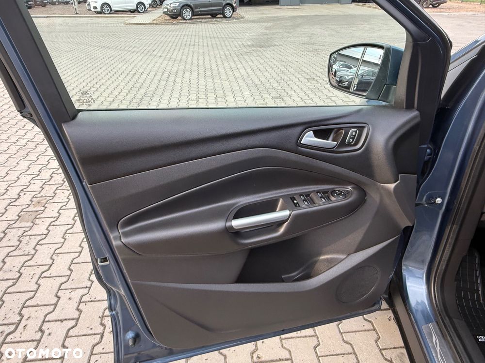 Ford Kuga 1.5 EcoBoost 2x4 Titanium - 19