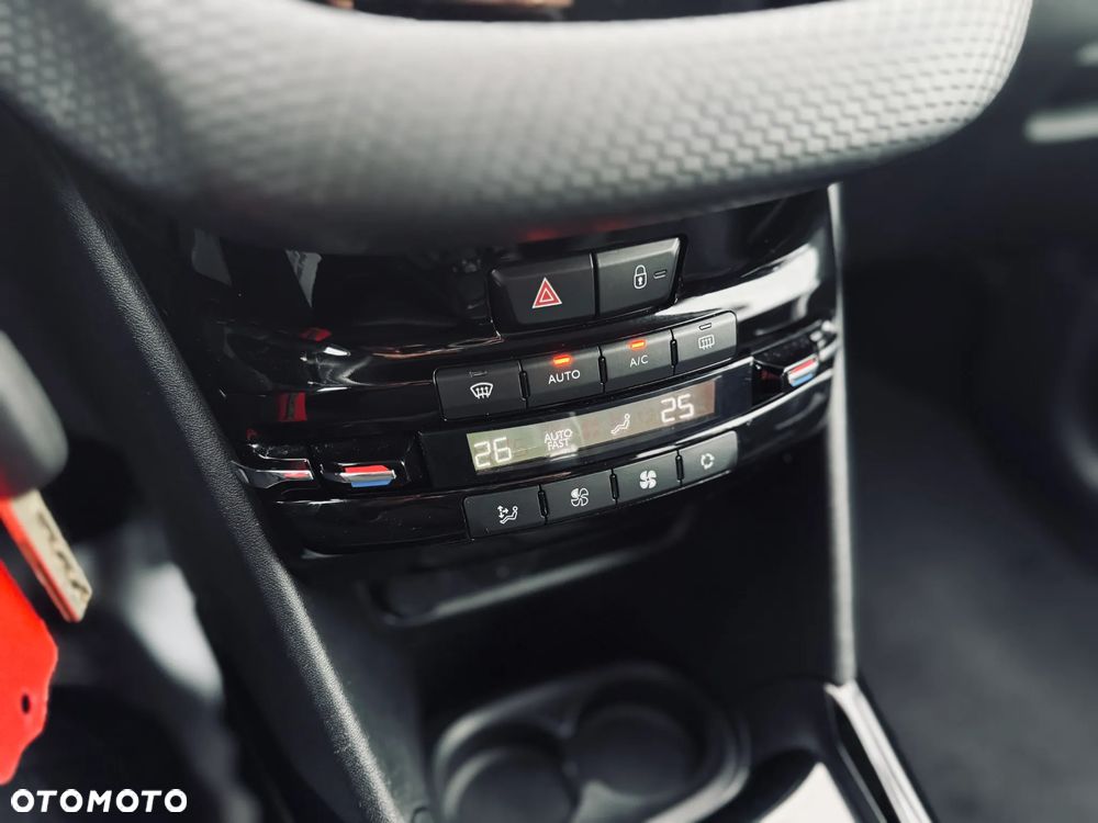 Peugeot 2008 BlueHDi FAP 120 STOP & START Crossway - 29