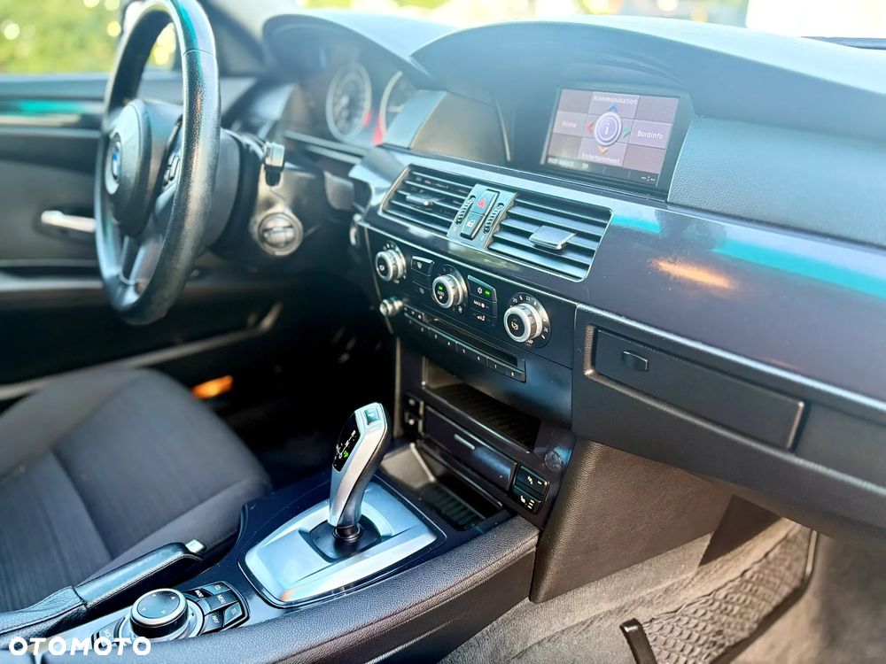 BMW Seria 5 520d Edition Sport - 8
