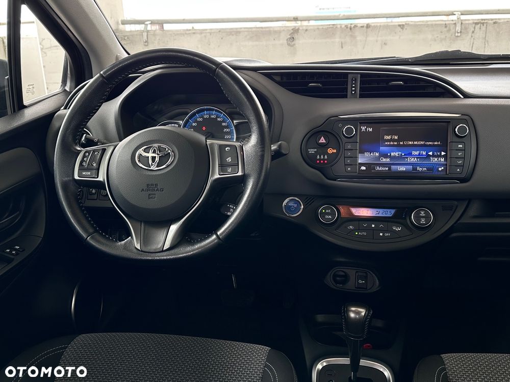 Toyota Yaris Hybrid 100 Premium EU6 - 18
