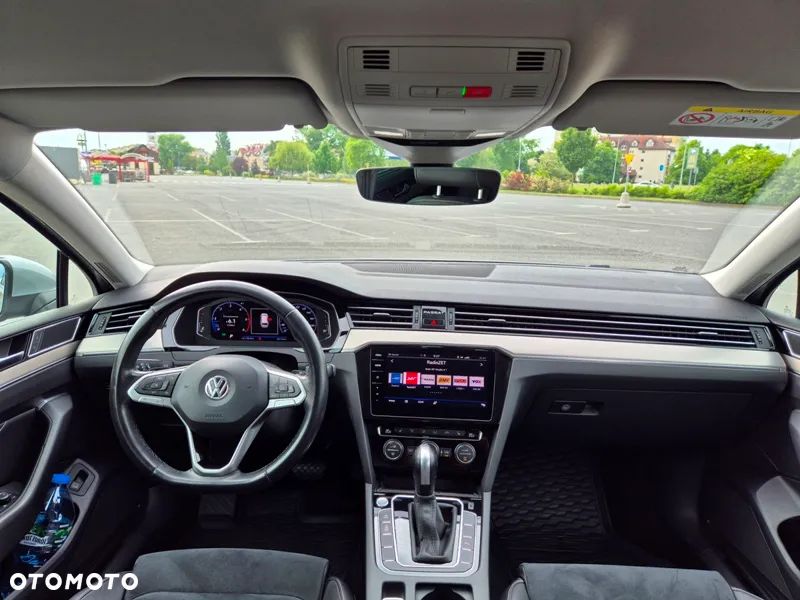 Volkswagen Passat 2.0 TDI Elegance DSG - 20