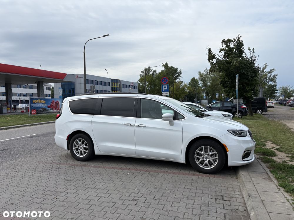 Chrysler Pacifica - 3