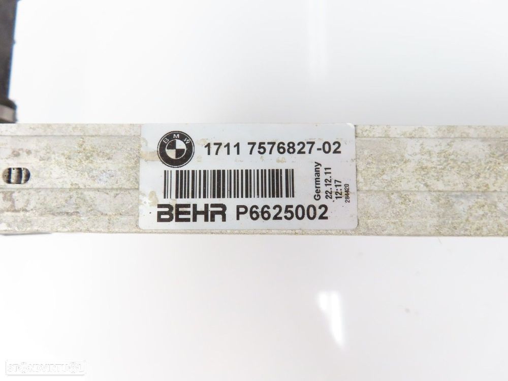 Radiador de água Seminovo/ Original BMW 7 (F01, F02, F03, F04) 17117576827 - 3