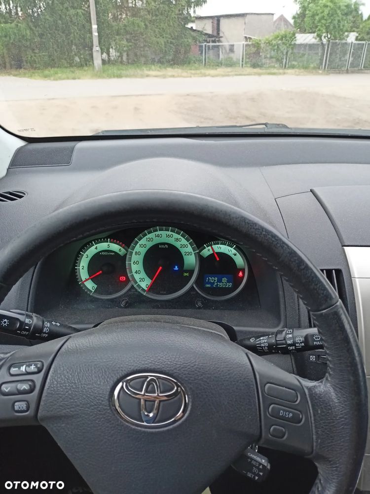Toyota Corolla Verso 2.0 D-4D Prestige 7os - 4