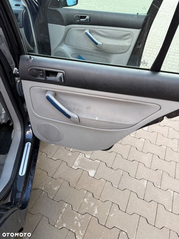 Volkswagen Golf 1.6 Highline - 26