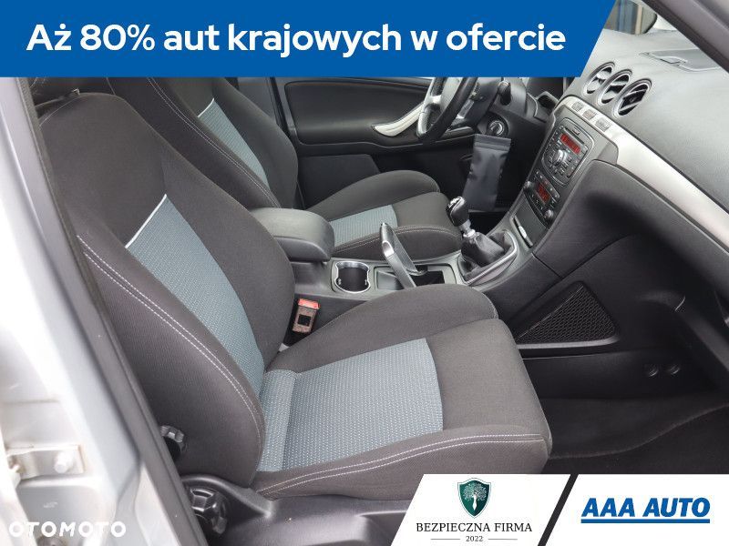Ford S-Max - 11